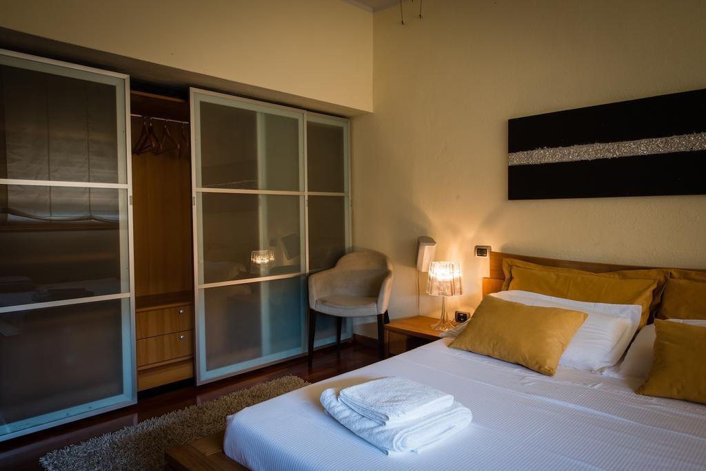 Birkin Apartments Cagliari Rum bild